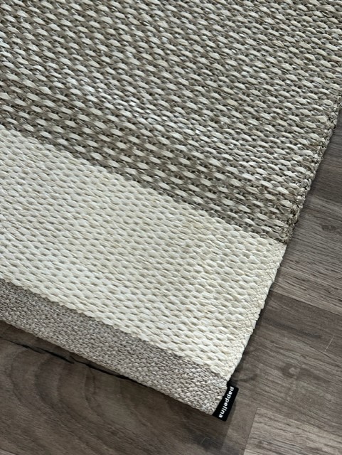 Edit Mud/Vanilla/Linen 70x120cm rug - Pappelina - Image 3