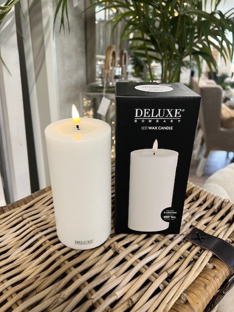 Deluxe White LED candle 7,5*15