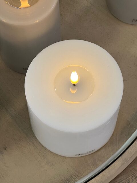 Deluxe White LED candle 10*10 - Image 5