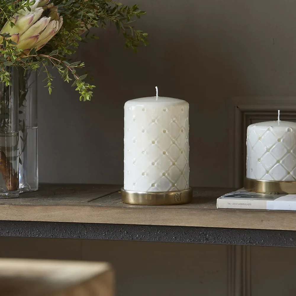 Pillar Candle Padded white 9,5x15cm - Riviera Maison