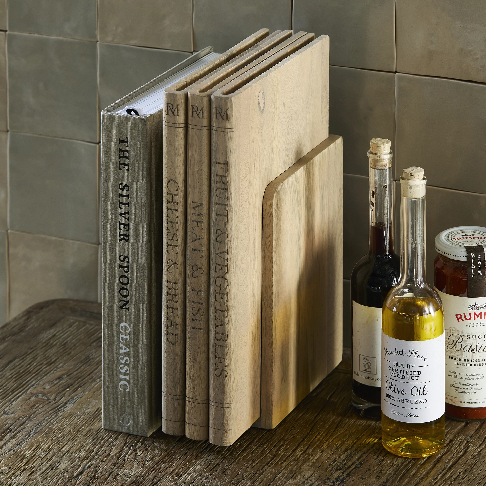 RM Book Chopping board set off 3 - Riviera Maison